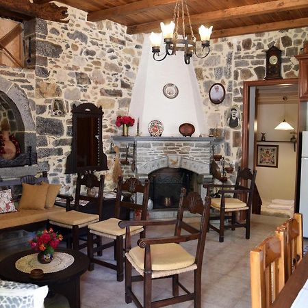 Traditional Residence With Terrace Latsida Esterno foto
